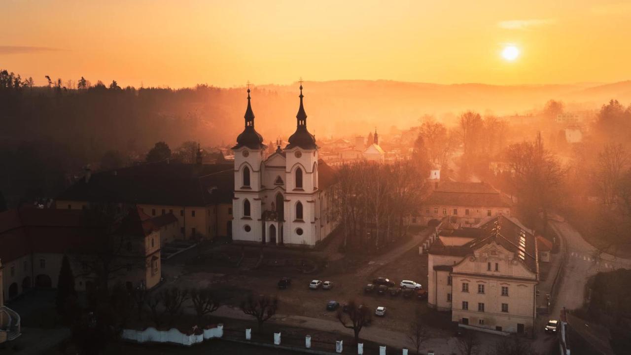 Hotel Klaster Zeliv Екстер'єр фото